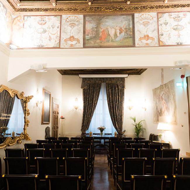 The Camerino d’Europa with the Carracci brothers’ frescoes
